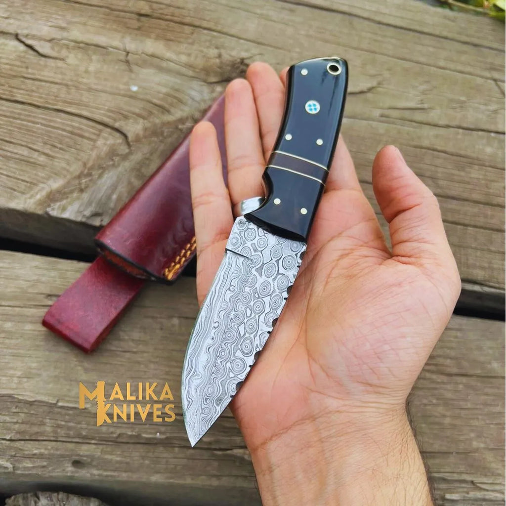Damascus Hunting Knife Bull Horn Handle Compact