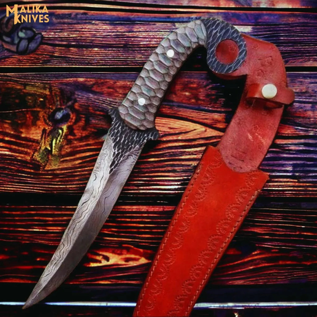Hand forged Damascus Ringtail Hunting Knife - Ultimate Outdoor Companion