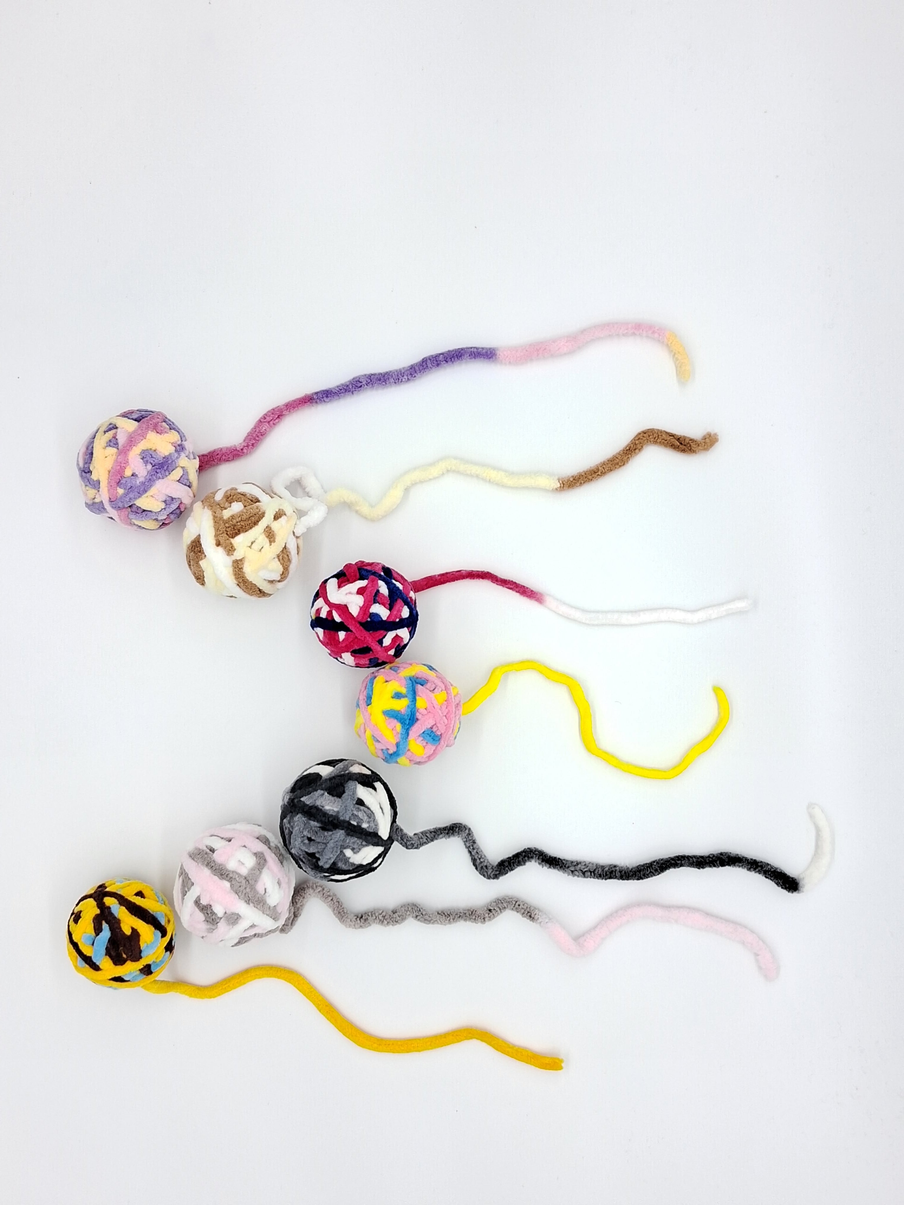 Kitty Cat Yarn Ball (LARGE)