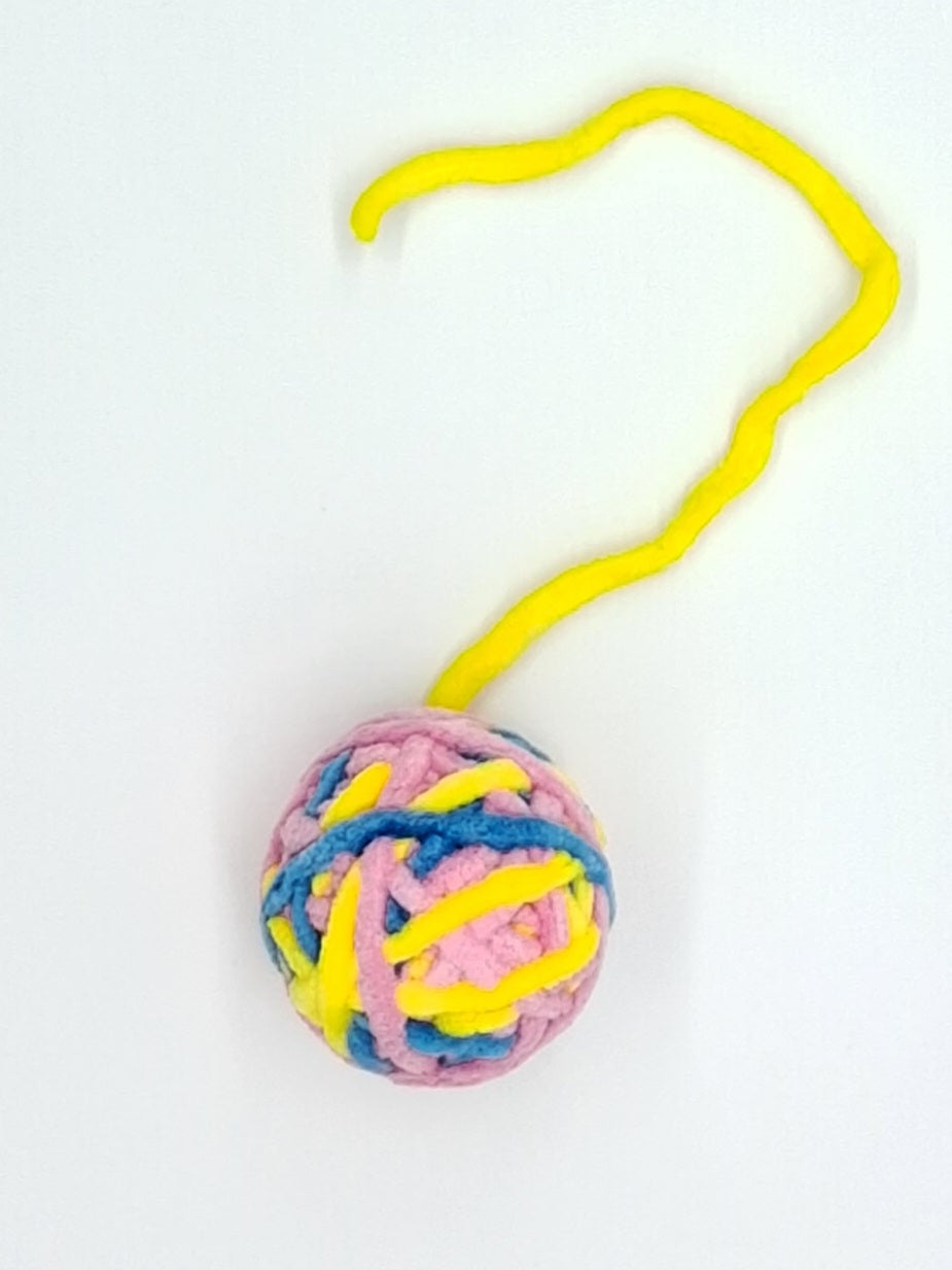 Kitty Cat Yarn Ball (LARGE)