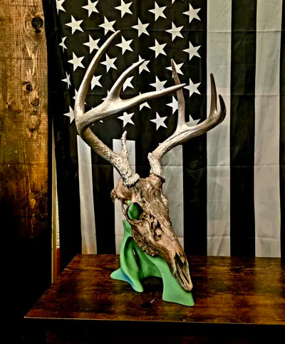Deer Euro Desk Stand