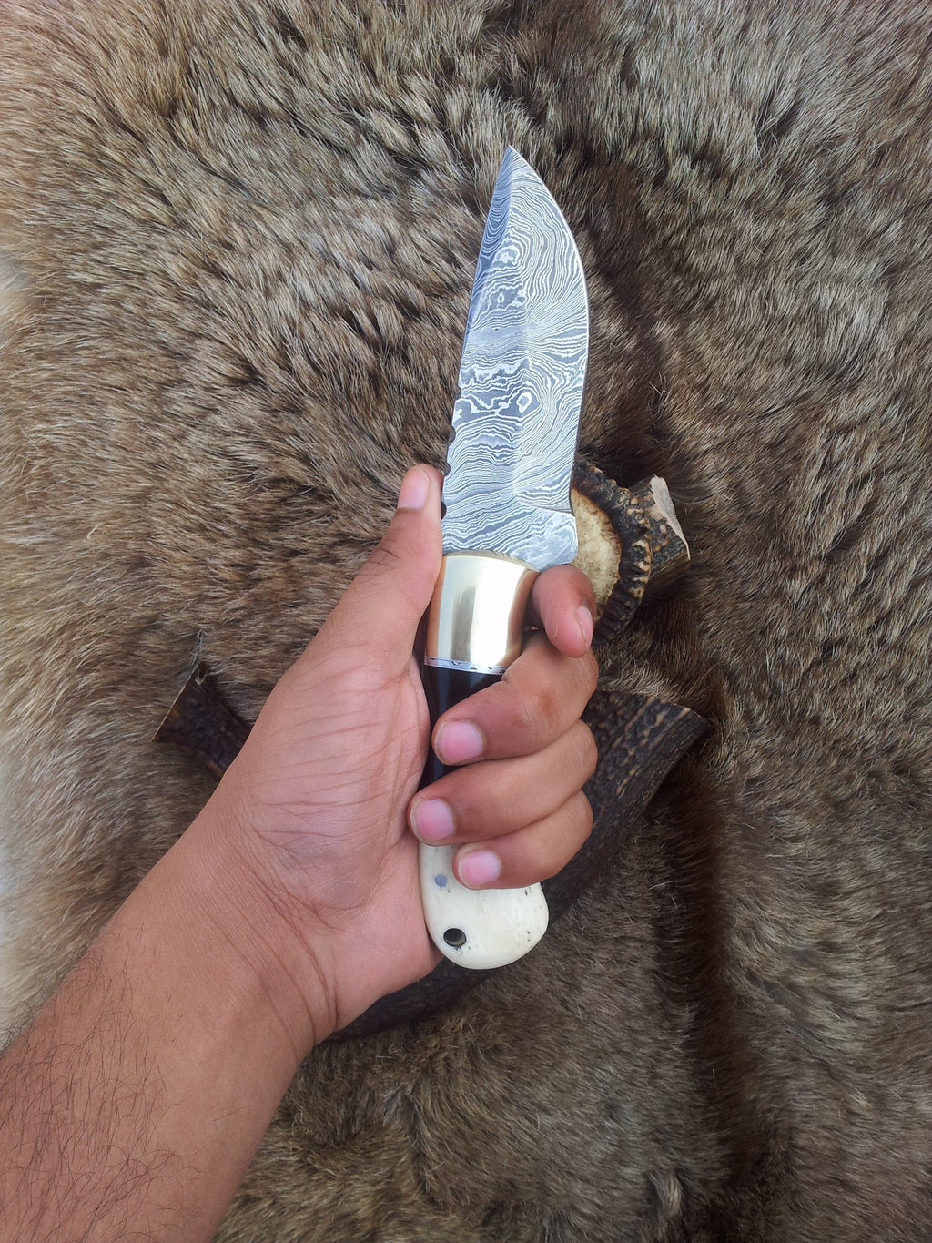 Beautiful Hand Made Damascus Knife