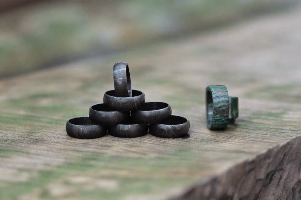 Damascus Steel Groom's Ring: A Personalized Masterpiece
