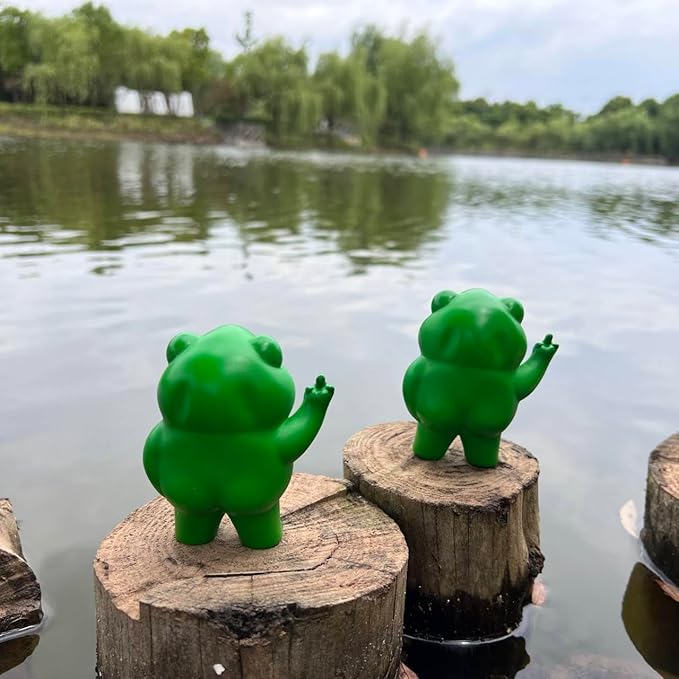 Jxueych Rebellious Frog Figurine, Frog Garden Statue, Tall 3.3 inch, Cute Mini Frog for Fairy Garden Decor, Happy Frog Figurines Outdoor Table Decortation (Frog)