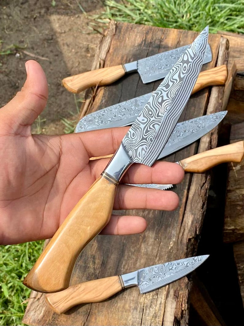 Sharp Kitchen Knife Set – 13" Damascus Steel Blade, Olivewood Handle & Leather Sheath