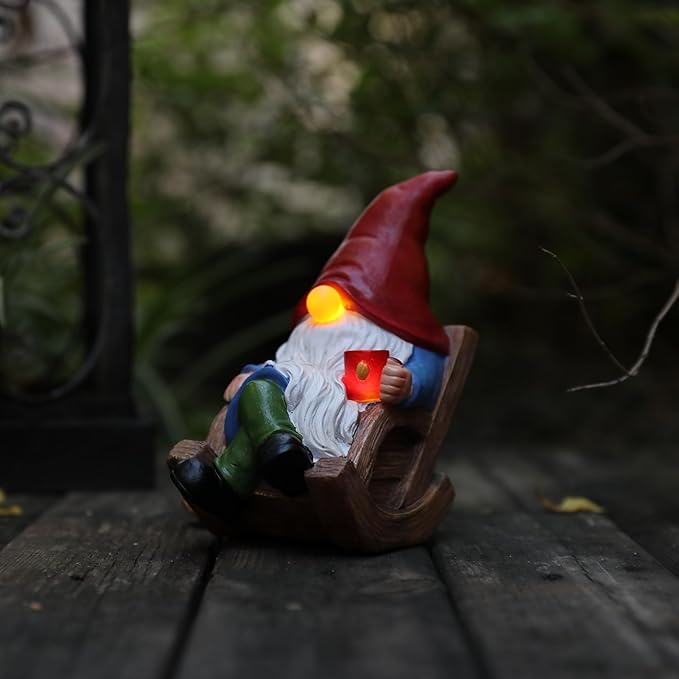 Solar Garden Gnomes Outdoor Statue with Solar Lights,7.1“ Figurine Lights Solar Garden Yard Decorations Outdoor Decorations for Patio,Yard,Lawn Ornament，Mom Gift Unique Housewarming Gifts