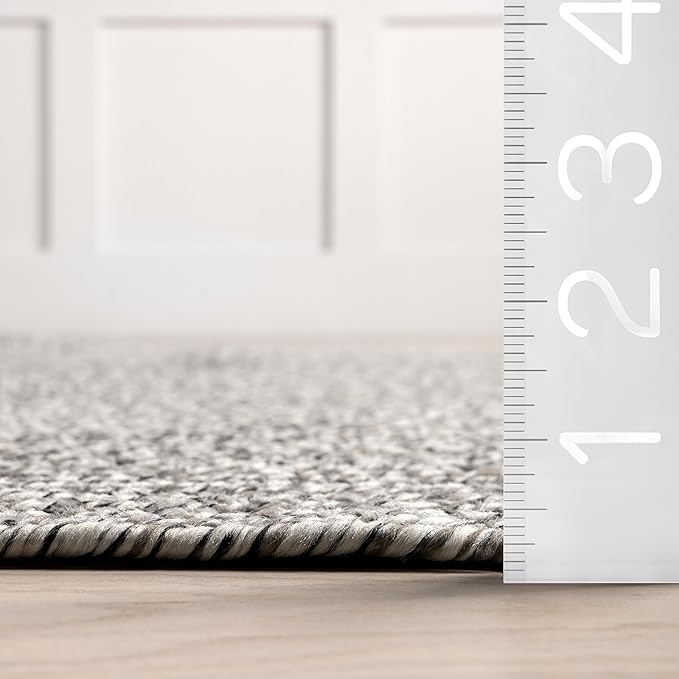 nuLOOM 4' Round Solid Hand Braided Indoor/Outdoor Area Rug, Pet-Friendly, High Traffic, Weather Resistant, for Patio, Balcony, Bedroom, Living, Dining Room, Wynn Salt and Pepper