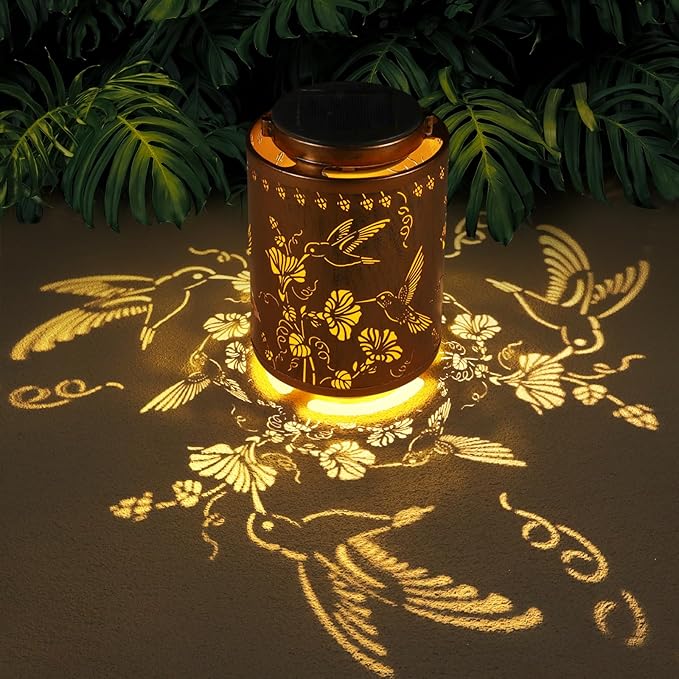 Solar Lanterns Outdoor Waterproof Mushroom Butterfly Garden Decor Gifts for Women Mon Grandma Metal Hanging Solar Lights Decoration for Outside LED Lanterns for Yard Patio Lawn Pathway（Hummingbirds）