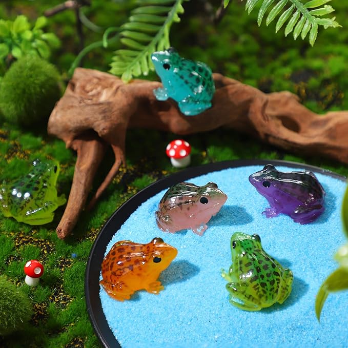 Barydat 80 Pcs Miniature Frog Figurines Luminous Mini Resin Frog Figures Model Garden Decor DIY Terrarium Craft Ornament Accessories for Moss Landscape Decoration (0.98 x 0.98 Inch)