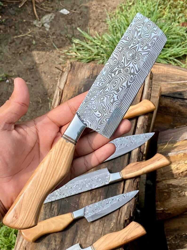 Sharp Kitchen Knife Set – 13" Damascus Steel Blade, Olivewood Handle & Leather Sheath