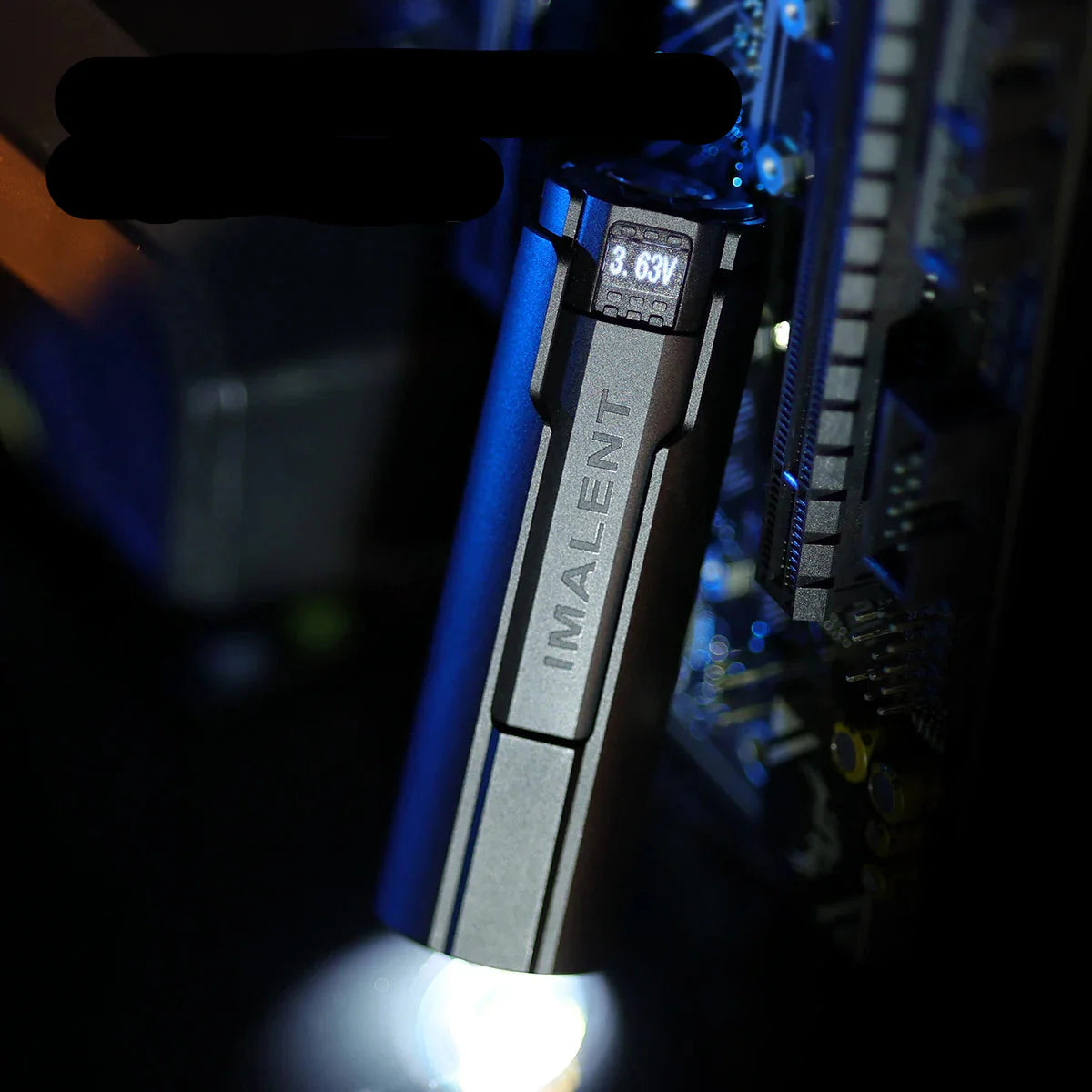 Ultra-Bright, Pocket-Sized Flashlight: 4000 Lumens