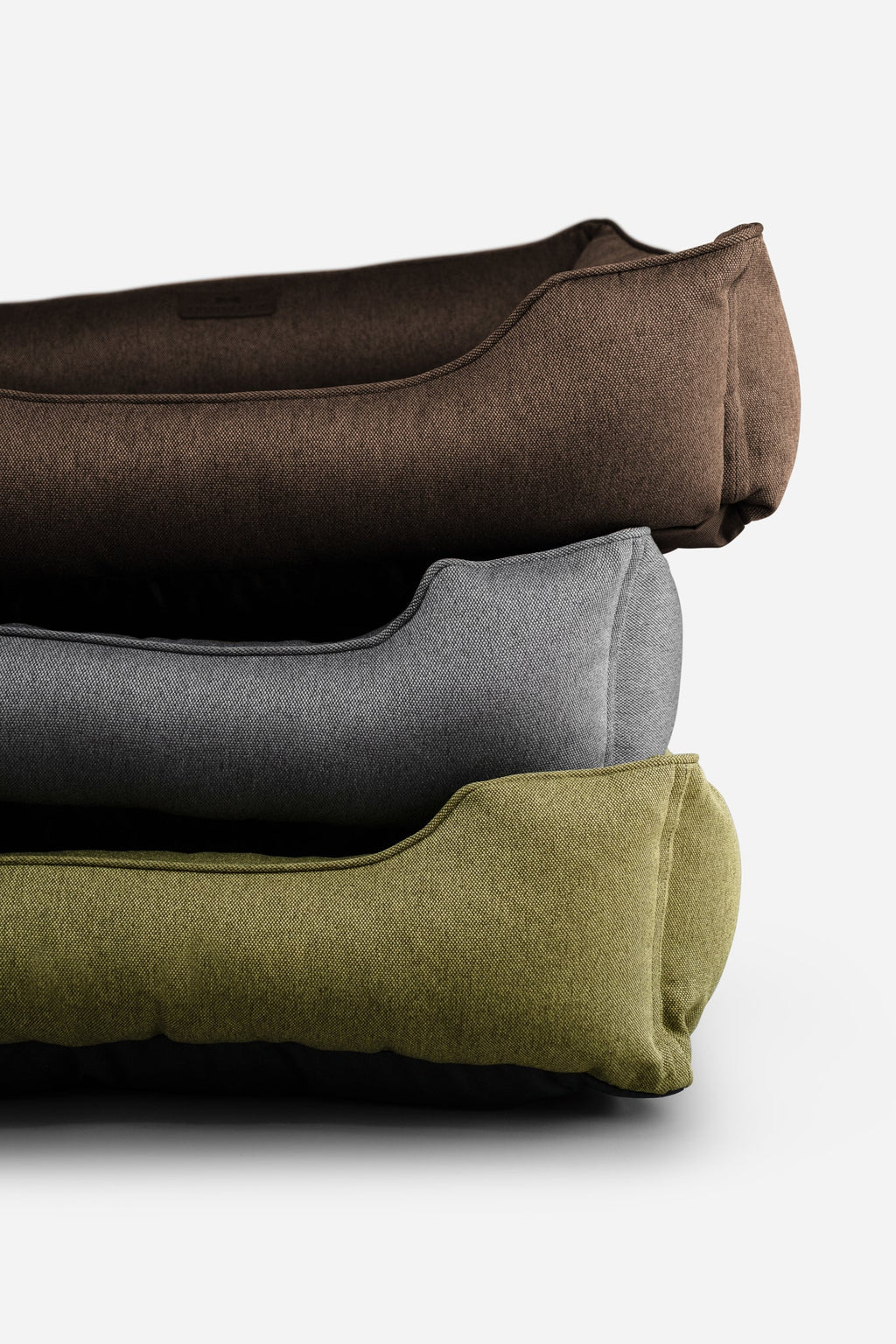 Chester & Lee | Cotton Sleeper Dog Bed Olive