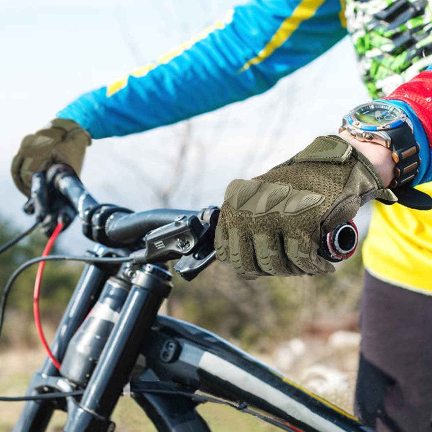 Tactical Gloves with Touch Screen Capabilities for Optimal Performance and Protection