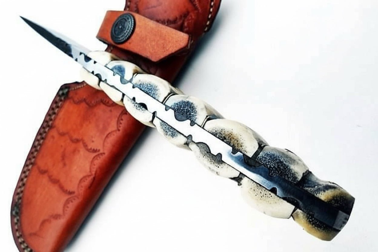 Custom Handmade Damascus steel Hunting Knife / Skinning Knife With Amazing  Stag Horn Handle and Leather Sheathp DK-0106
