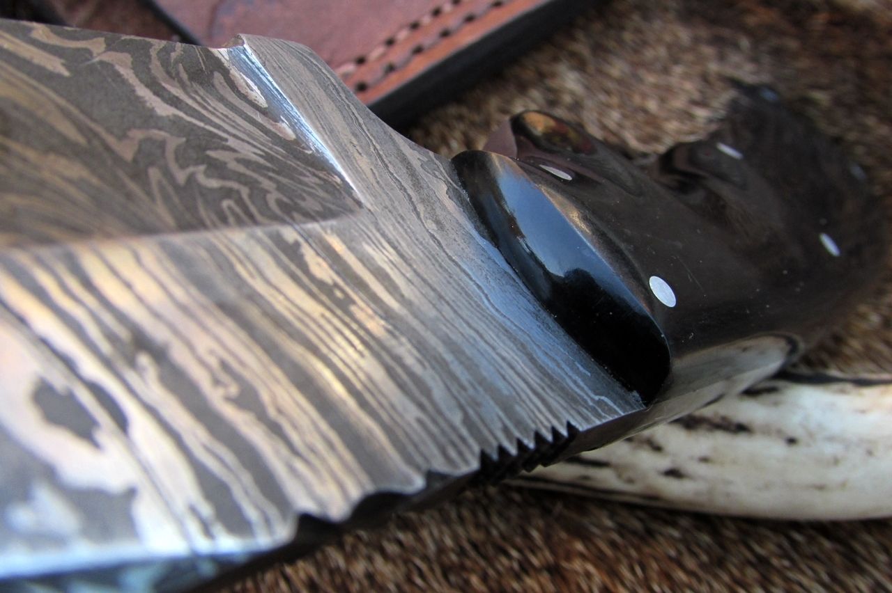 Custom Handmade Deer Skinning Knife – 8.5 Inches Damascus Steel