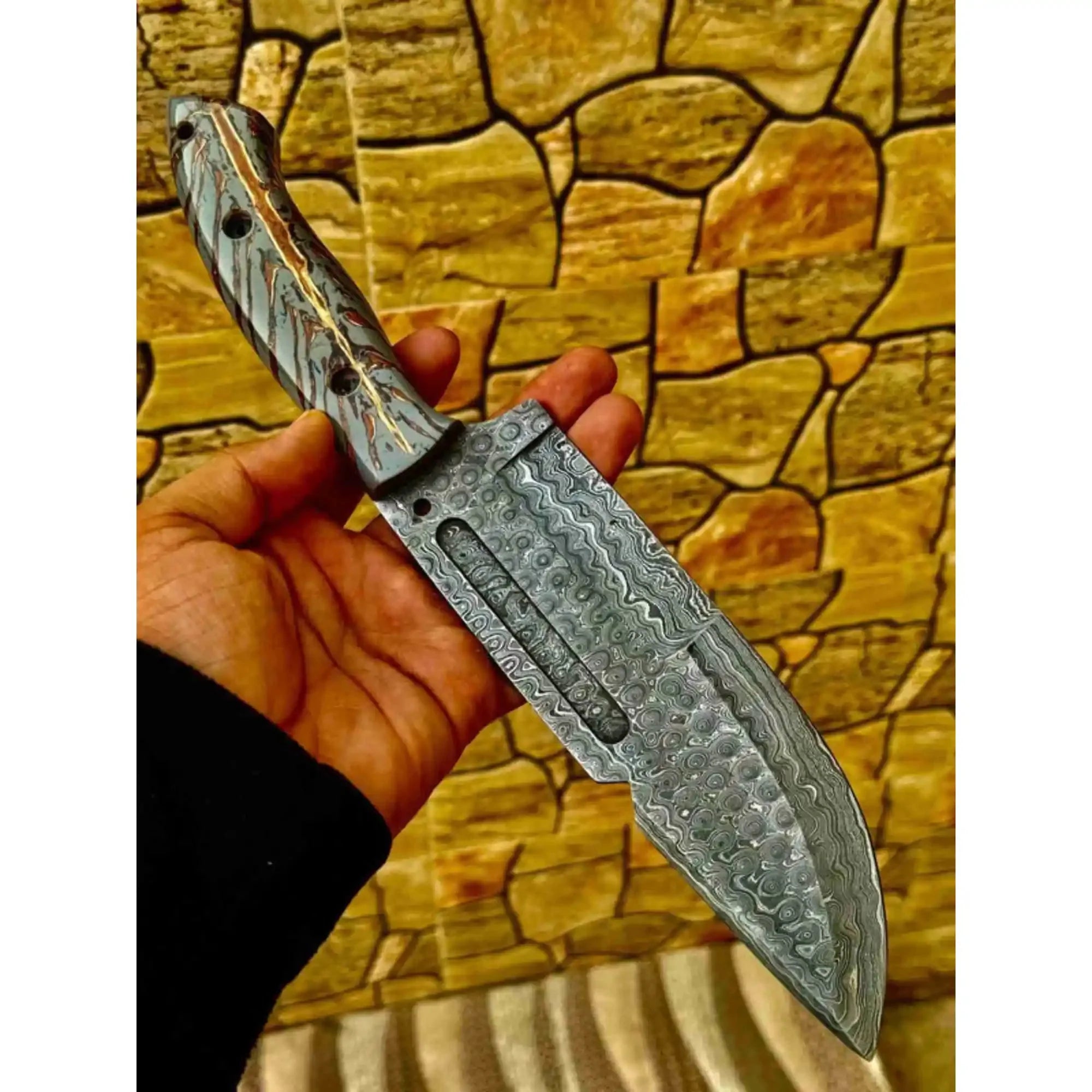 Damascus Hunting Knife with Grey Pinecone Handle | Full Tang + Black Leather Sheath