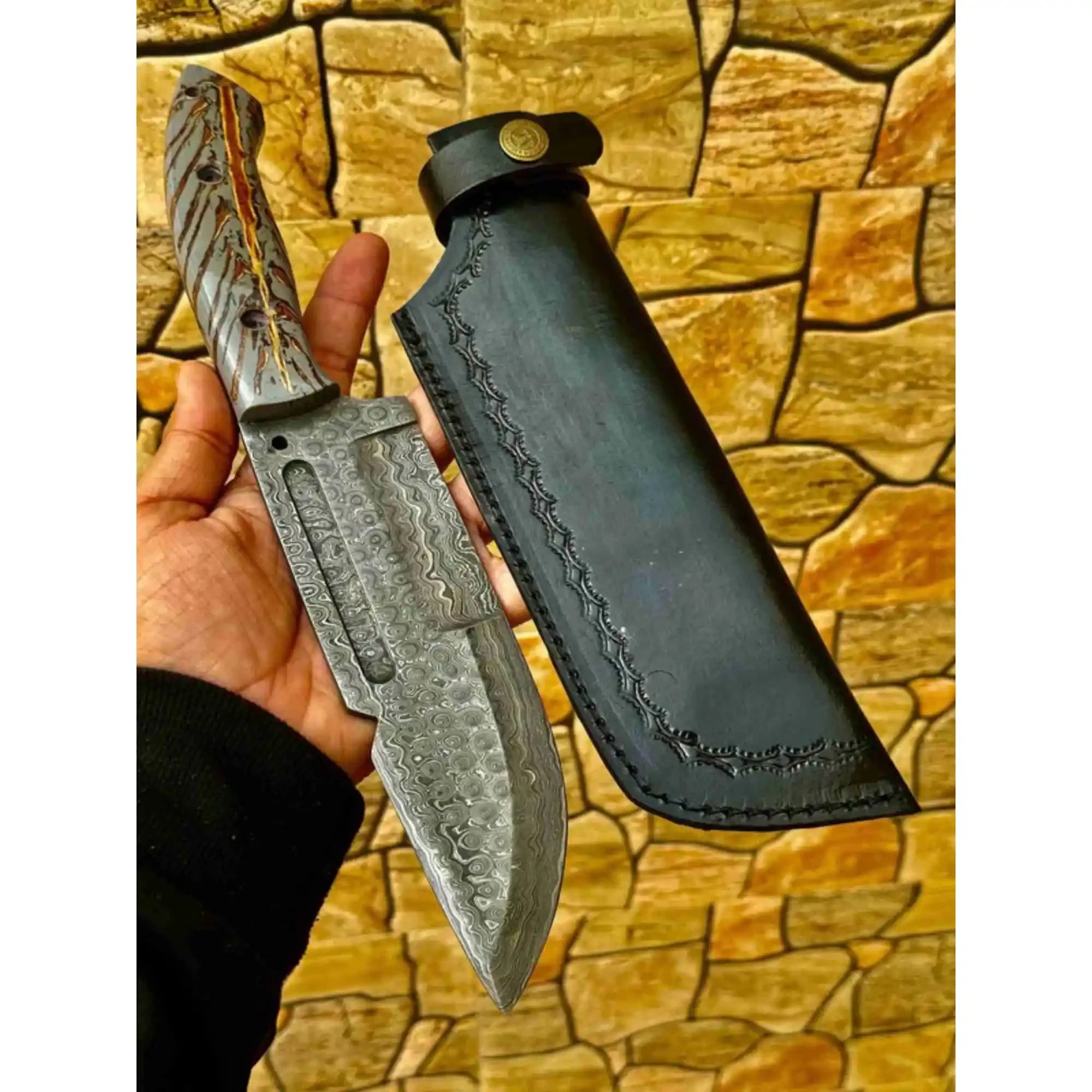 Damascus Hunting Knife with Grey Pinecone Handle | Full Tang + Black Leather Sheath
