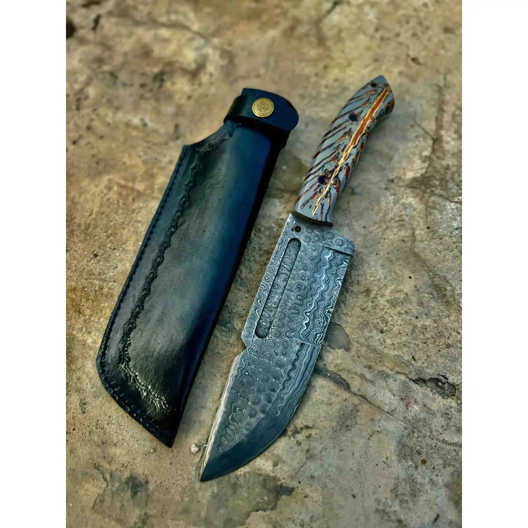Damascus Hunting Knife with Grey Pinecone Handle | Full Tang + Black Leather Sheath
