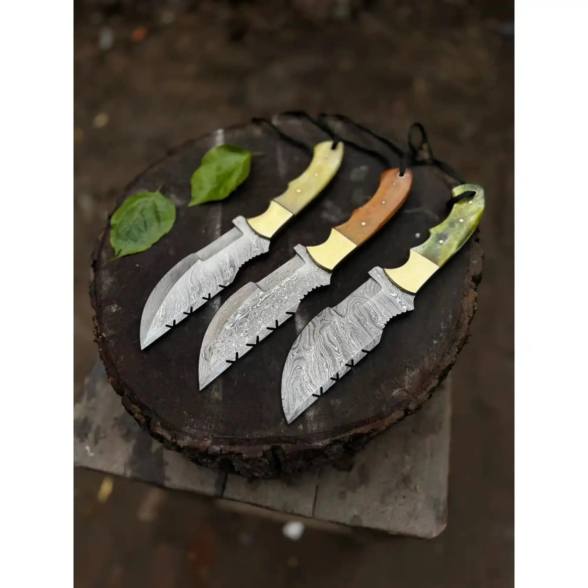 Damascus Steel Hunting Knife – Multiple Handle Colors | JW SteelCrafts