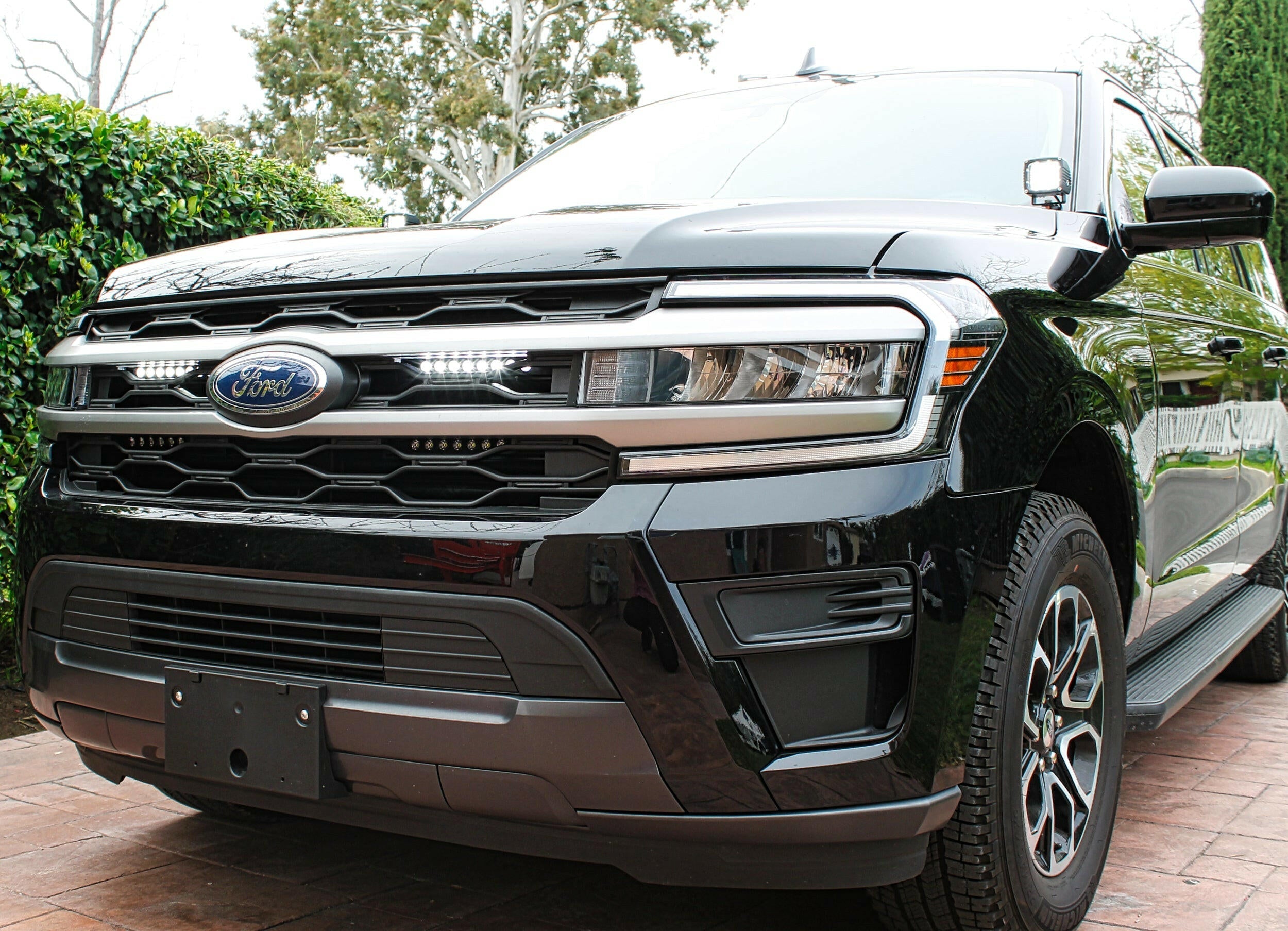 2022-2024 Ford Expedition (4) 11in Light Bars