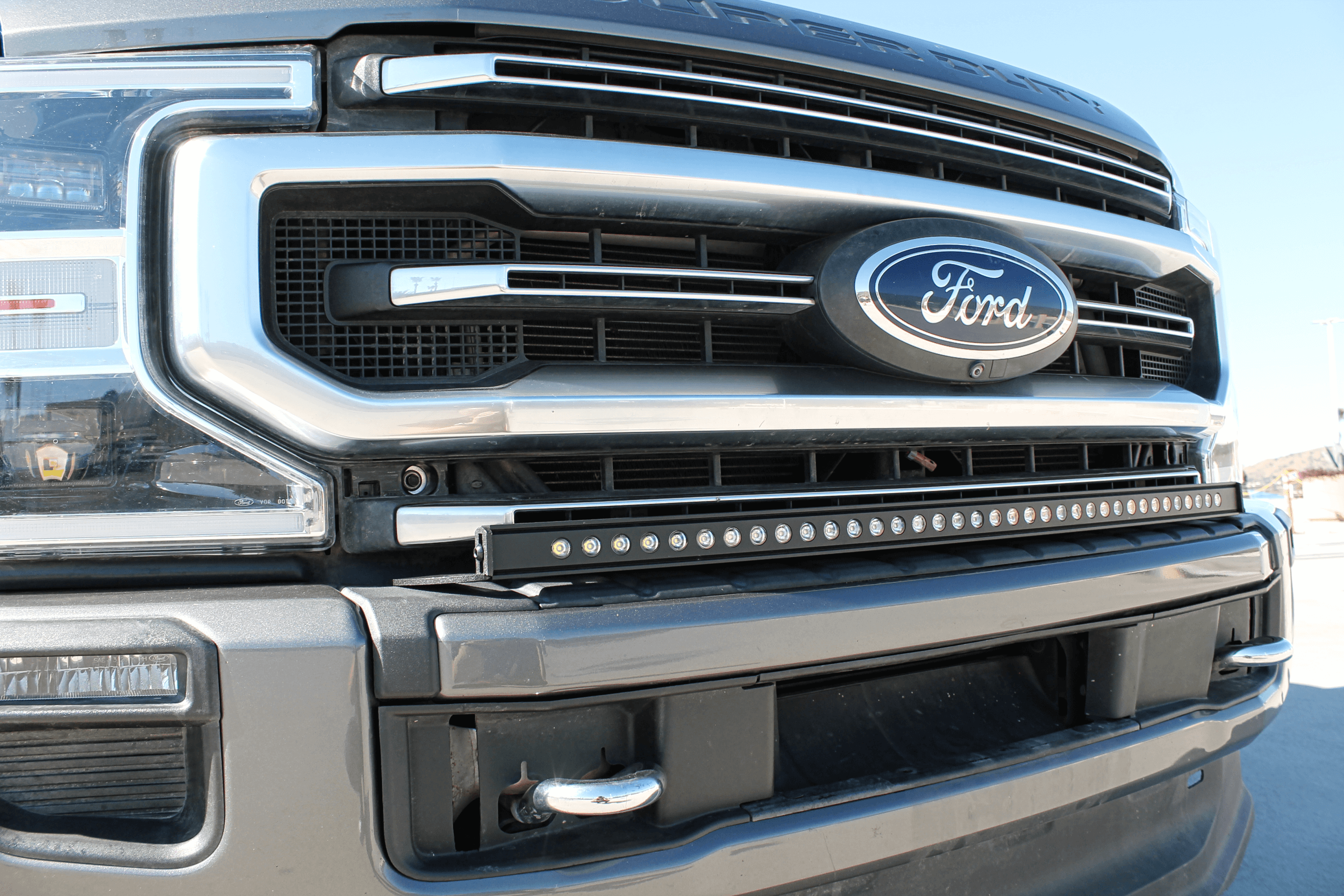 Ford Super Duty light bar 2020-2022 F250/F350/F450 40in Light Bar - Slim