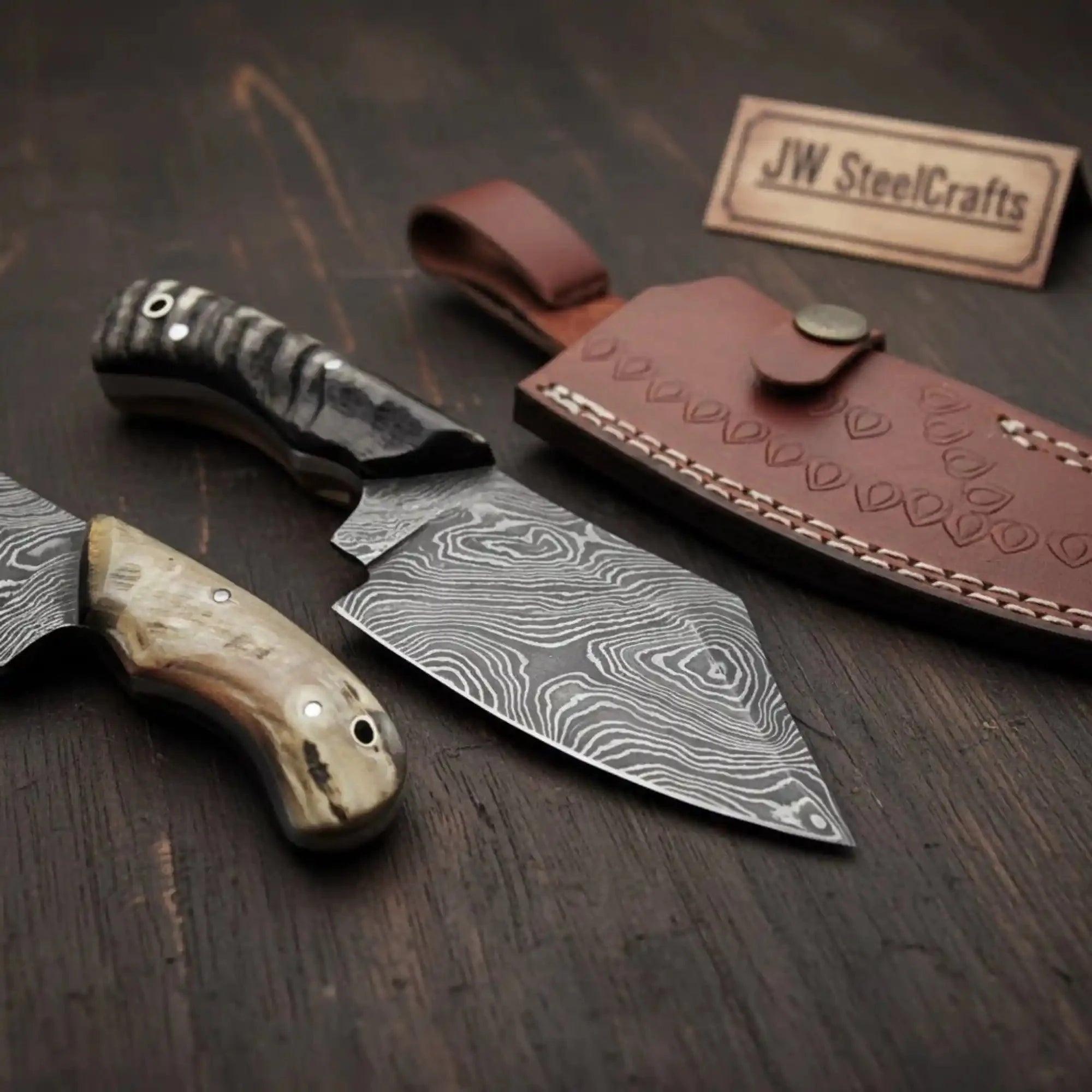 Hand Forged Damascus Skinning Knife with Ram Horn Handle, Full Tang Hunting Knife with Leather Sheath