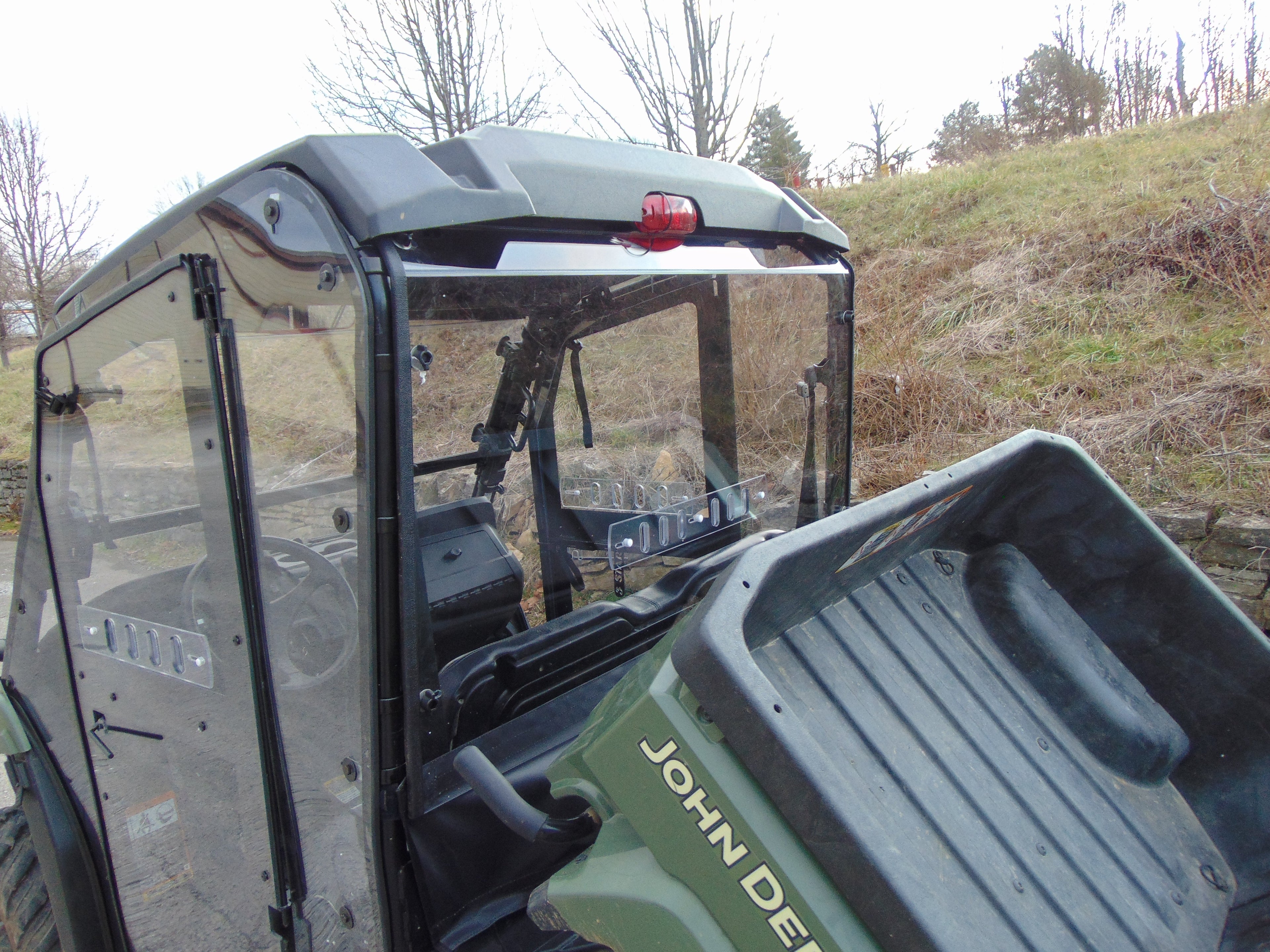 John Deere Gator 550/560/590 - Lexan Back Panel w/Vent Option