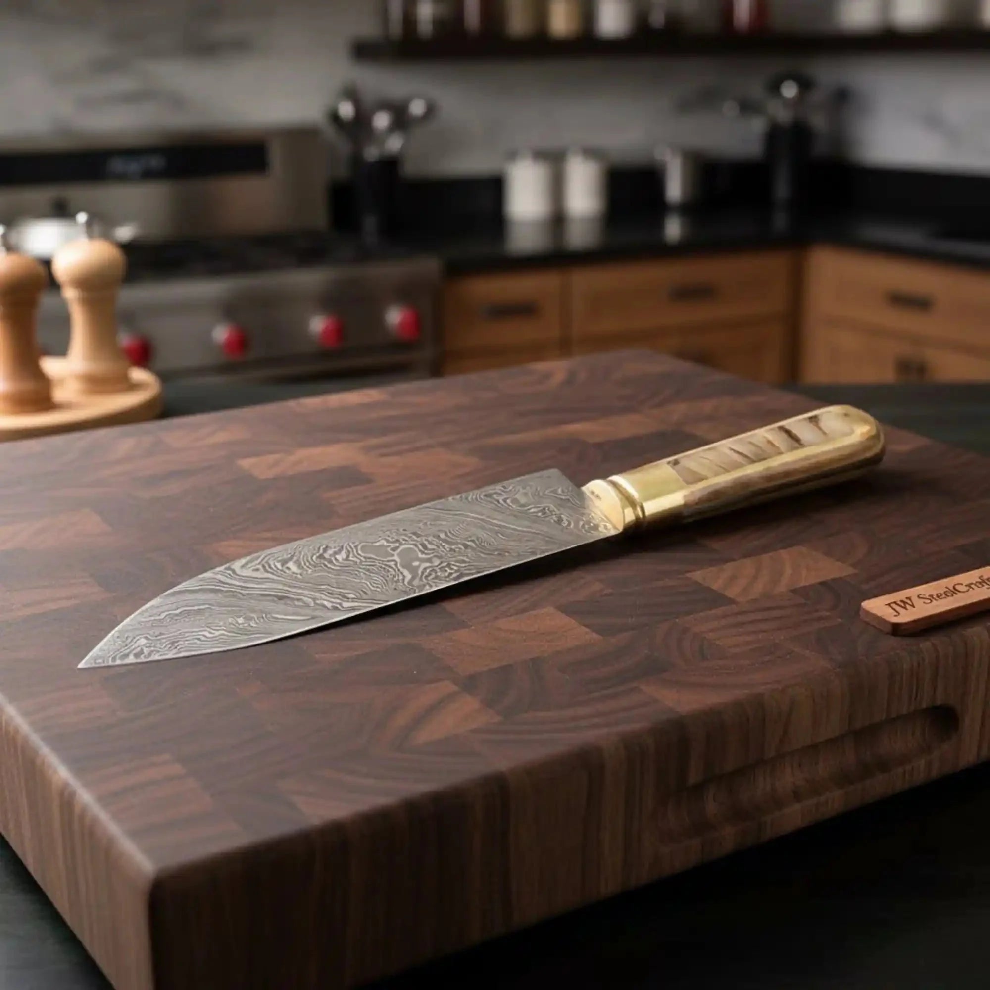 Premium Damascus Clip-Point Bushcraft Hunter — Twisted Pattern, Ram’s Horn & Brass Handle with Leather Sheath