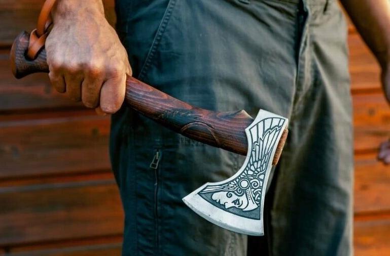 Norse Battle Axe – Valkyrie's Edge